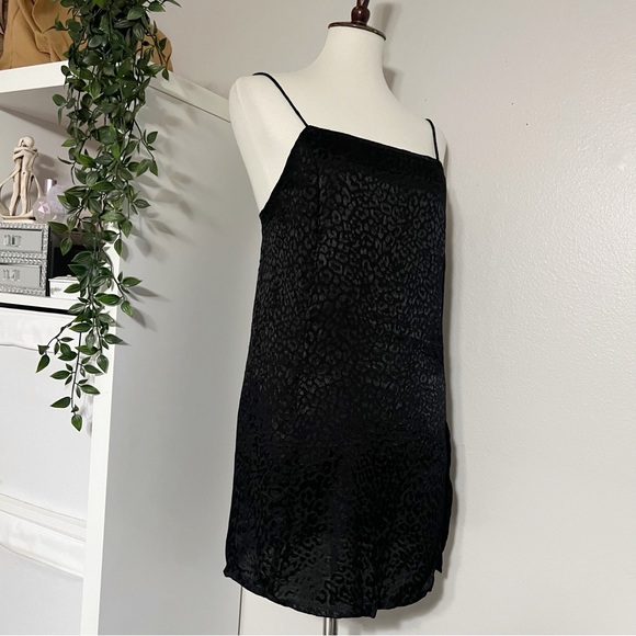 Motel Datista Slip Dress In Satin Cheetah‎ Black - Picture 6 of 12